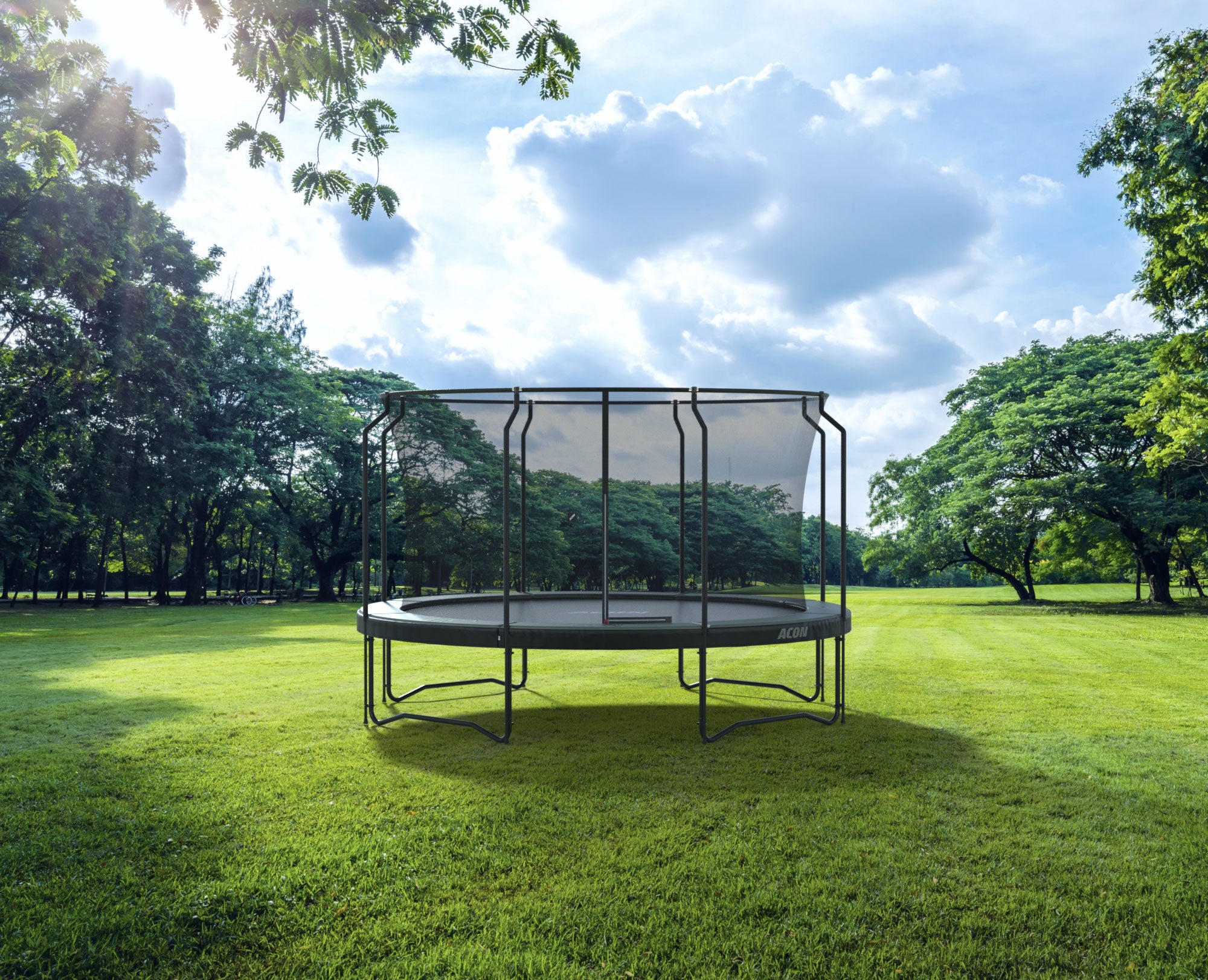 Round trampoline by ACON with safety net